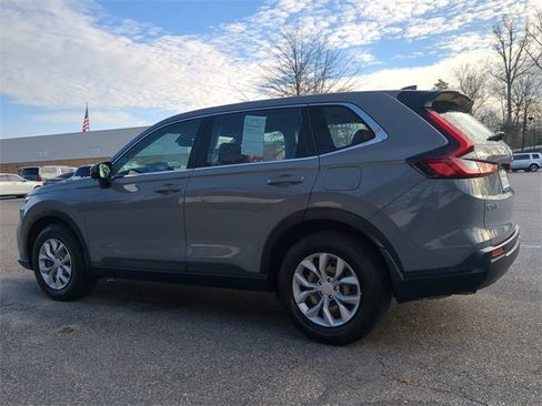 Used 2023 Honda CR-V LX image 6