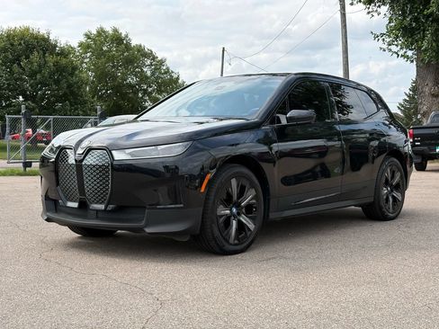 Used 2024 BMW iX xDrive50 AWD/4WD image 4