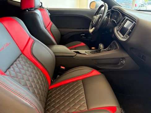 Used 2021 Dodge Challenger SRT Hellcat RWD image 17