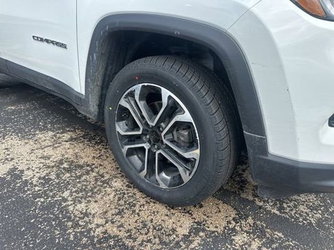 Used 2022 Jeep Compass Limited image 3