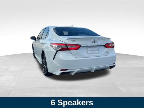 Used 2020 Toyota Camry SE image 3