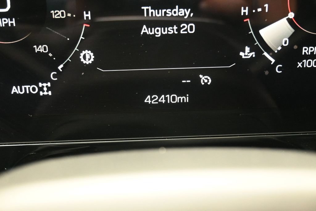 Used 2025 GMC Yukon Denali AWD/4WD image 18