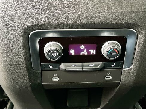 Used 2023 Chevrolet Suburban RST w/ Sport Performance Package AWD/4WD image 25