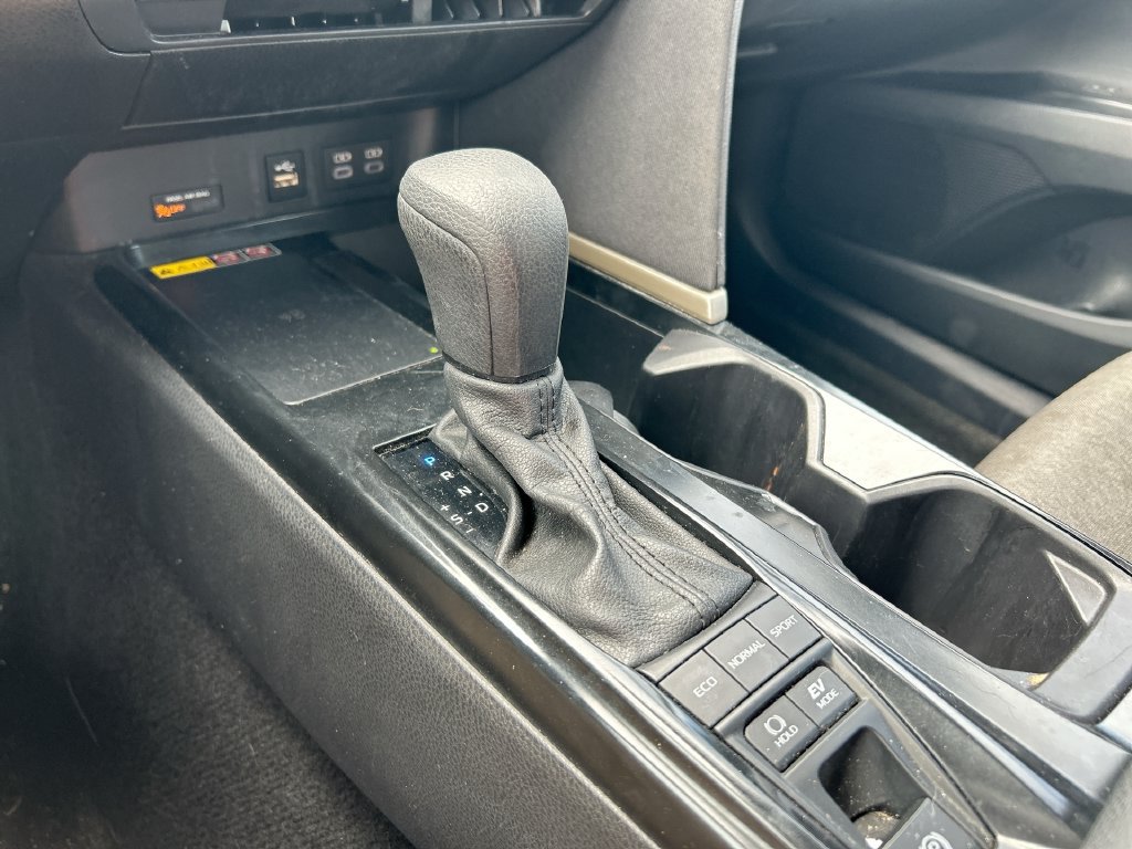 Used 2025 Toyota Camry LE FWD image 26