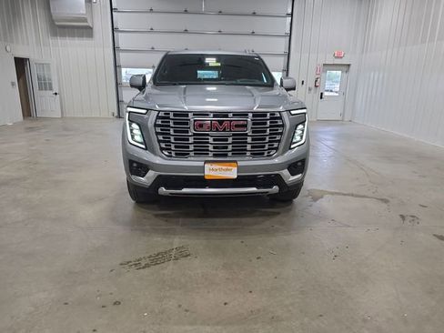 Used 2025 GMC Yukon XL Denali AWD/4WD image 3