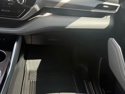 Certified 2021 Toyota Highlander Platinum AWD/4WD image 33