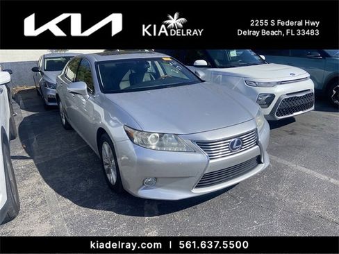 Used 2013 Lexus ES 300h w/ Luxury Pkg image 2