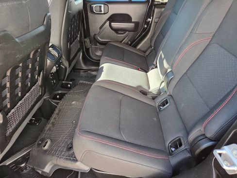 Used 2022 Jeep Gladiator Rubicon w/ Cold Weather Group image 8