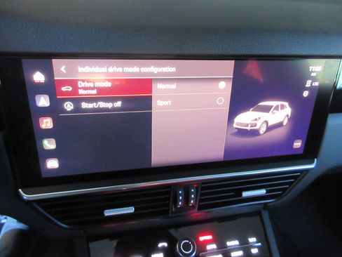 Used 2023 Porsche Cayenne image 61