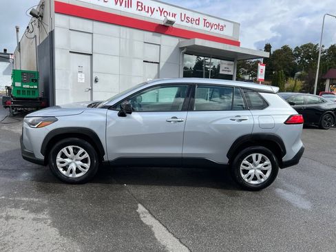 Used 2025 Toyota Corolla Cross L AWD/4WD image 7