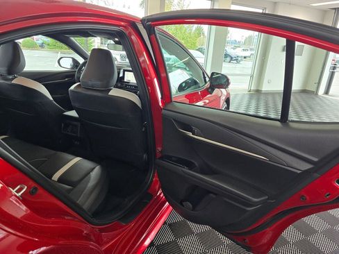 Used 2025 Toyota Camry SE image 40