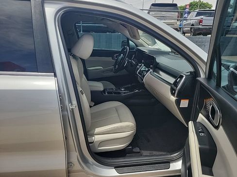 Used 2022 Kia Sorento S FWD image 17