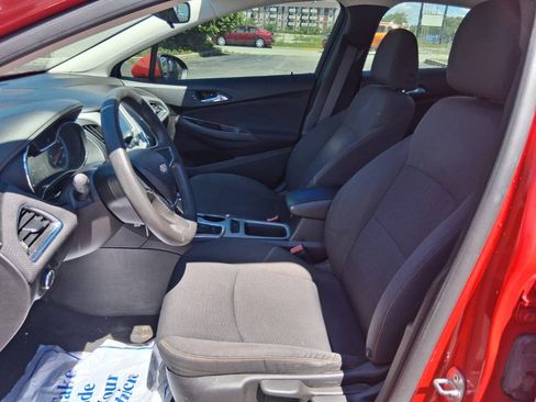 Used 2017 Chevrolet Cruze LS FWD image 12