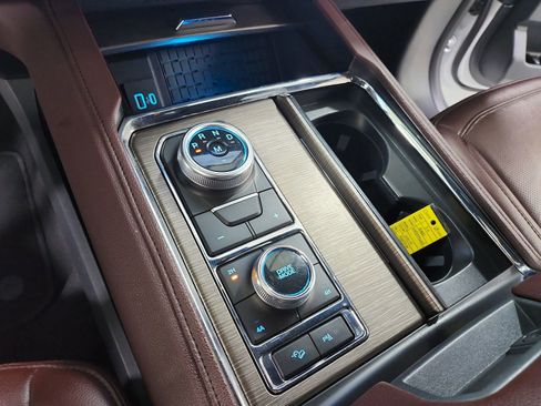 Used 2024 Ford Expedition Limited AWD/4WD image 30
