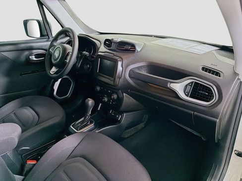 Used 2019 Jeep Renegade Latitude image 28