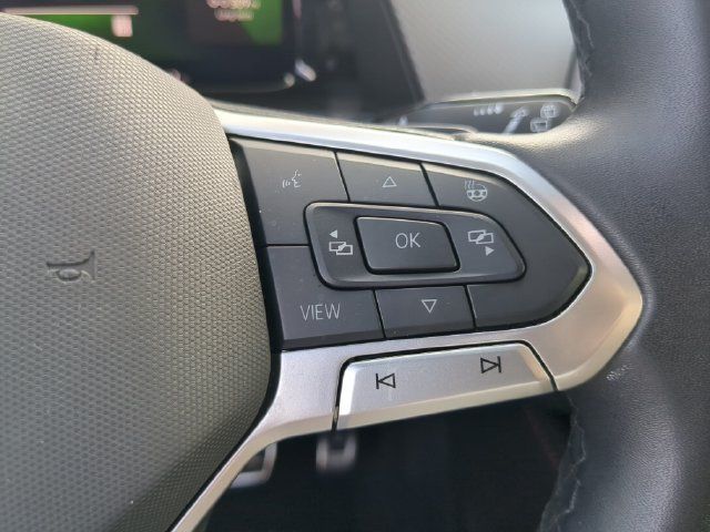 Used 2024 Volkswagen Atlas Peak Edition SEL AWD/4WD image 35