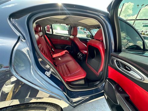 Used 2019 Alfa Romeo Giulia Ti Sport w/ Quick Order Package 22S Sport AWD/4WD image 17