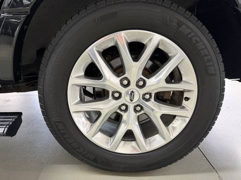 Used 2017 Ford Expedition Limited w/ Equipment Group 301A AWD/4WD image 34