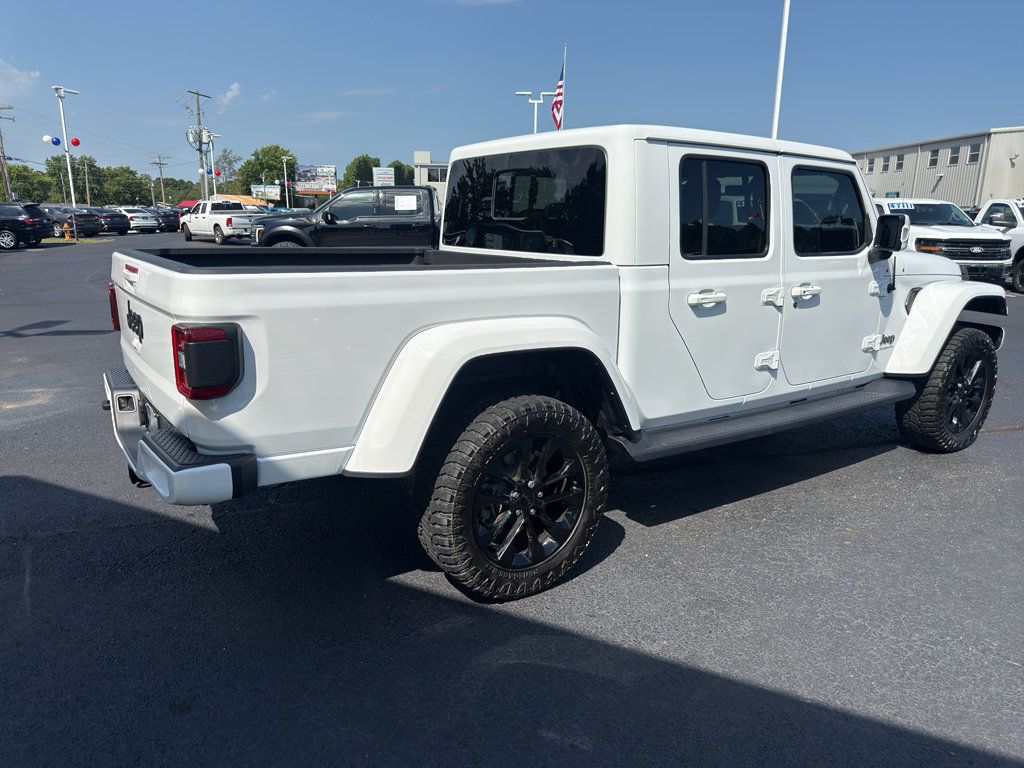 Used 2023 Jeep Gladiator Overland AWD/4WD image 4