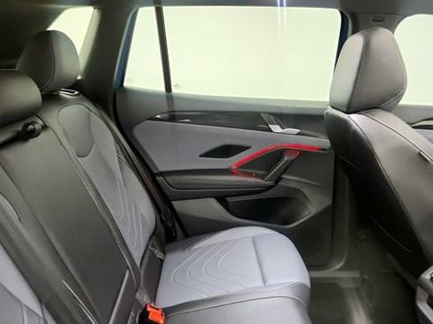 Used 2025 Volkswagen Tiguan SE R-Line FWD image 44
