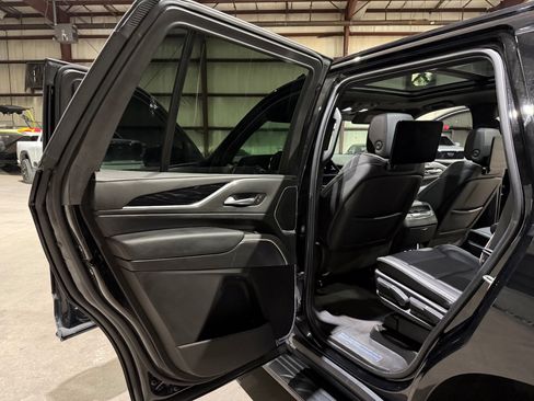 Used 2023 Cadillac Escalade Sport AWD/4WD image 16