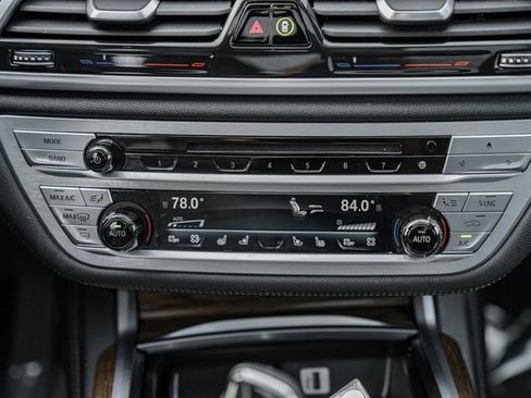 Used 2018 BMW 750i xDrive image 24