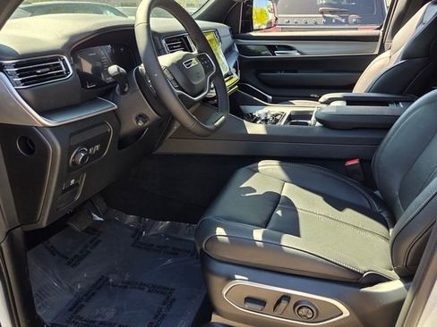 New 2026 Jeep Grand Wagoneer Limited AWD/4WD image 8
