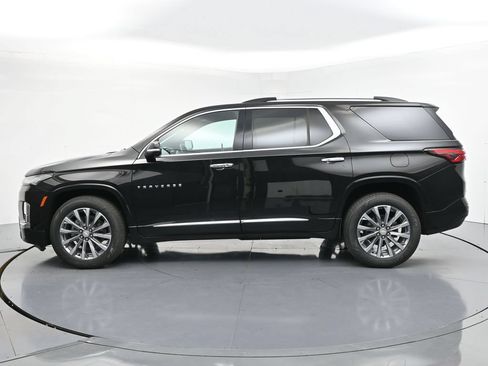 Used 2022 Chevrolet Traverse Premier AWD/4WD image 2