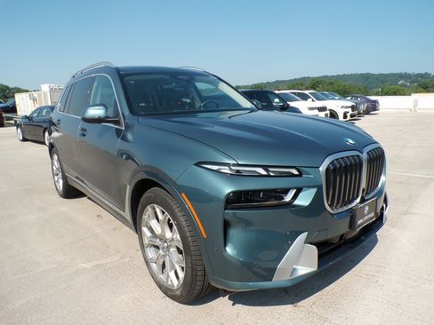Certified 2023 BMW X7 xDrive40i w/ Premium Package image 1