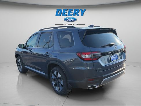 Used 2026 Honda Pilot Touring image 7