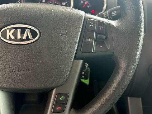 Used 2011 Kia Sorento LX w/ Convenience Pkg FWD image 18