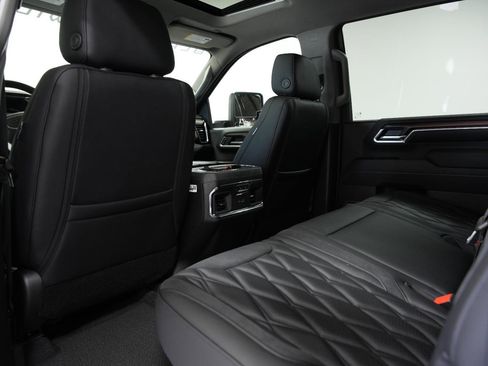 New 2025 GMC Sierra 2500 Denali w/ Denali Reserve Package image 26