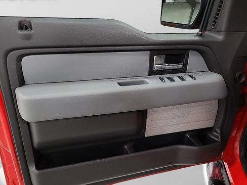 Used 2013 Ford F150 XLT w/ XLT Chrome Pkg image 12