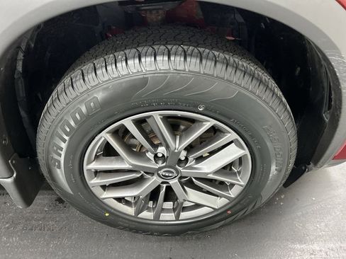 Used 2023 Nissan Rogue S image 8