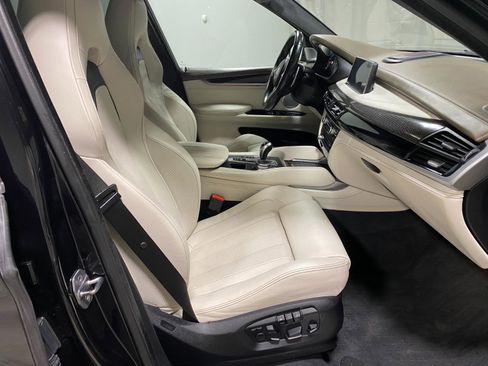 Used 2018 BMW X5 M image 23