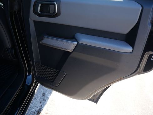 Used 2022 Ford Bronco Black Diamond w/ Sasquatch Package image 28