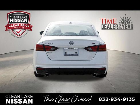 Used 2025 Nissan Altima 2.5 SR w/ SR Premium Package FWD image 6