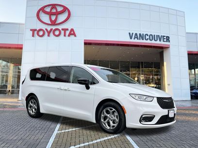 Used 2024 Chrysler Pacifica Limited