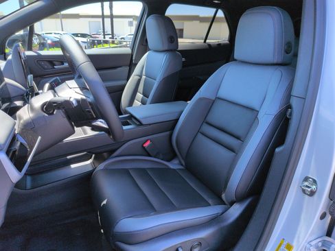 Used 2025 Honda Prologue Touring image 16