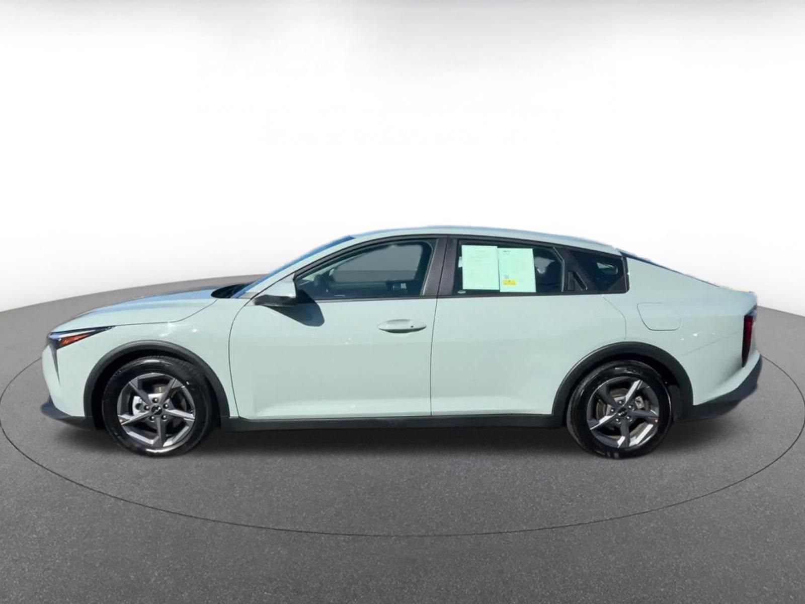 Used 2026 Kia K4 FWD image 8