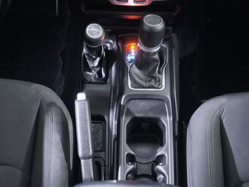 Used 2021 Jeep Wrangler Sport S image 12