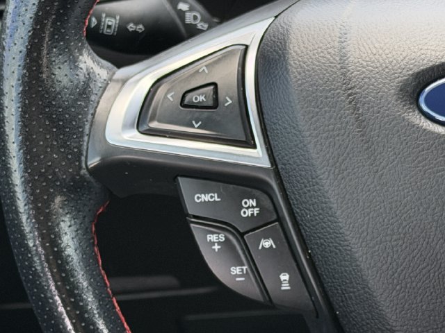 Used 2021 Ford Edge ST-Line FWD image 11