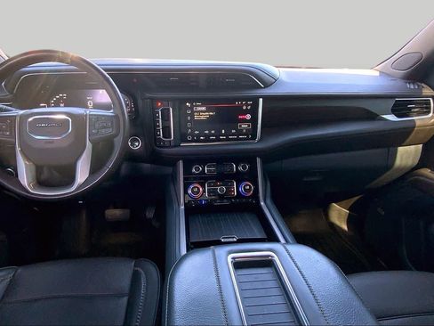 Used 2022 GMC Yukon XL Denali AWD/4WD image 16