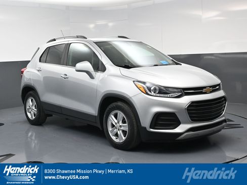 Used 2019 Chevrolet Trax LT w/ LT Convenience Package image 1