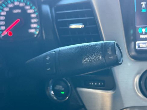 Used 2017 GMC Yukon XL SLT image 22