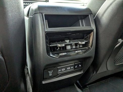 New 2026 Jeep Grand Cherokee Limited AWD/4WD image 15