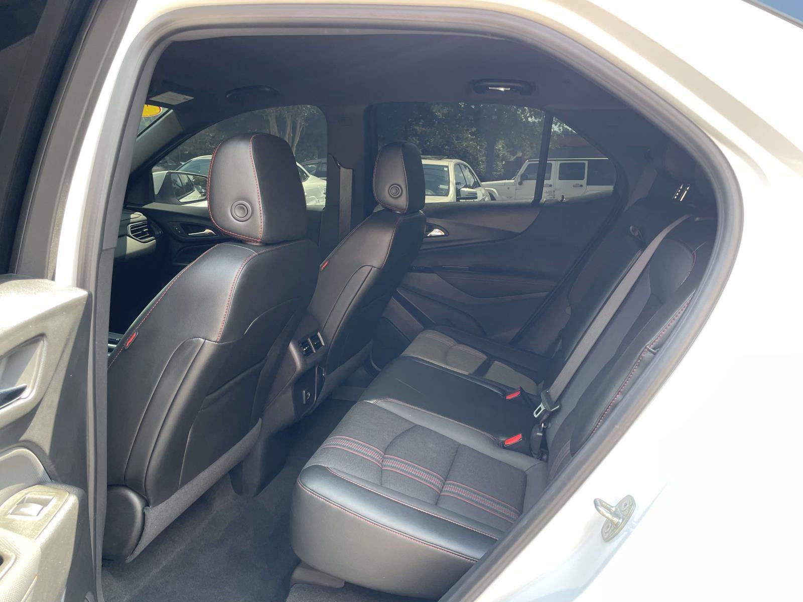 Used 2023 Chevrolet Equinox RS AWD/4WD image 3