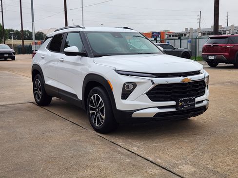 Certified 2025 Chevrolet TrailBlazer LT FWD image 4