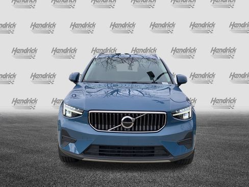 Used 2025 Volvo XC40 B5 Core image 3