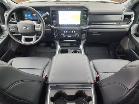 Used 2025 Ford F250 Lariat w/ Lariat Ultimate Package image 17